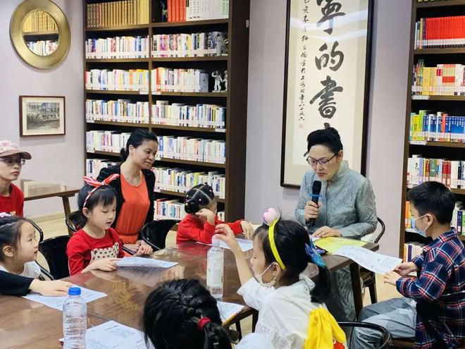 国庆黄金周铁路出行与文化服务融合 上海站运输方案与艺术咨询双线并进